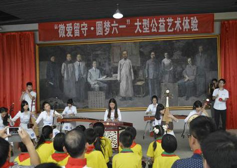by">南昌市微爱公益发展中心注册成立于2014年3月,是非营利性社会组织